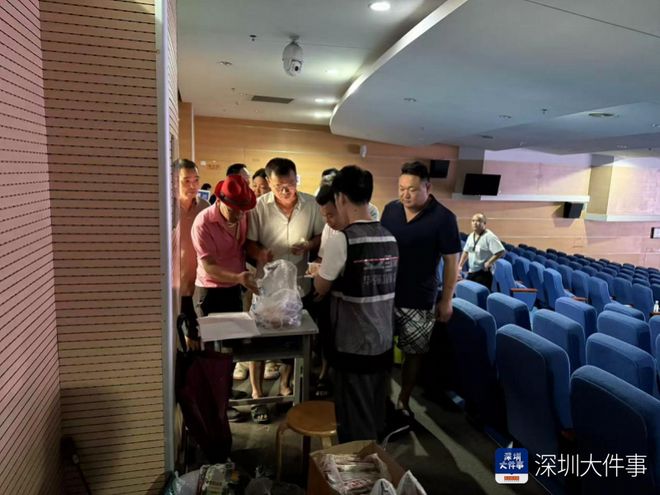 放应急避险点 暖心守护台风夜安全AG真人国际深外(集团)初中部开(图2) 放应急避险点 暖心守护台风夜安全AG真人国际深外(集团)初中部开(图2)